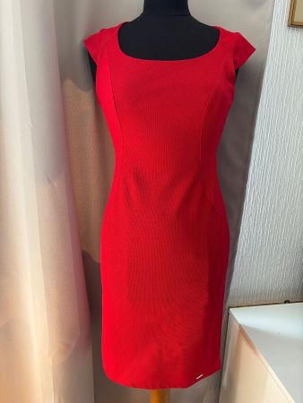 Robe rouge de la marque Numoco  Neuve avec étiquette T.M
