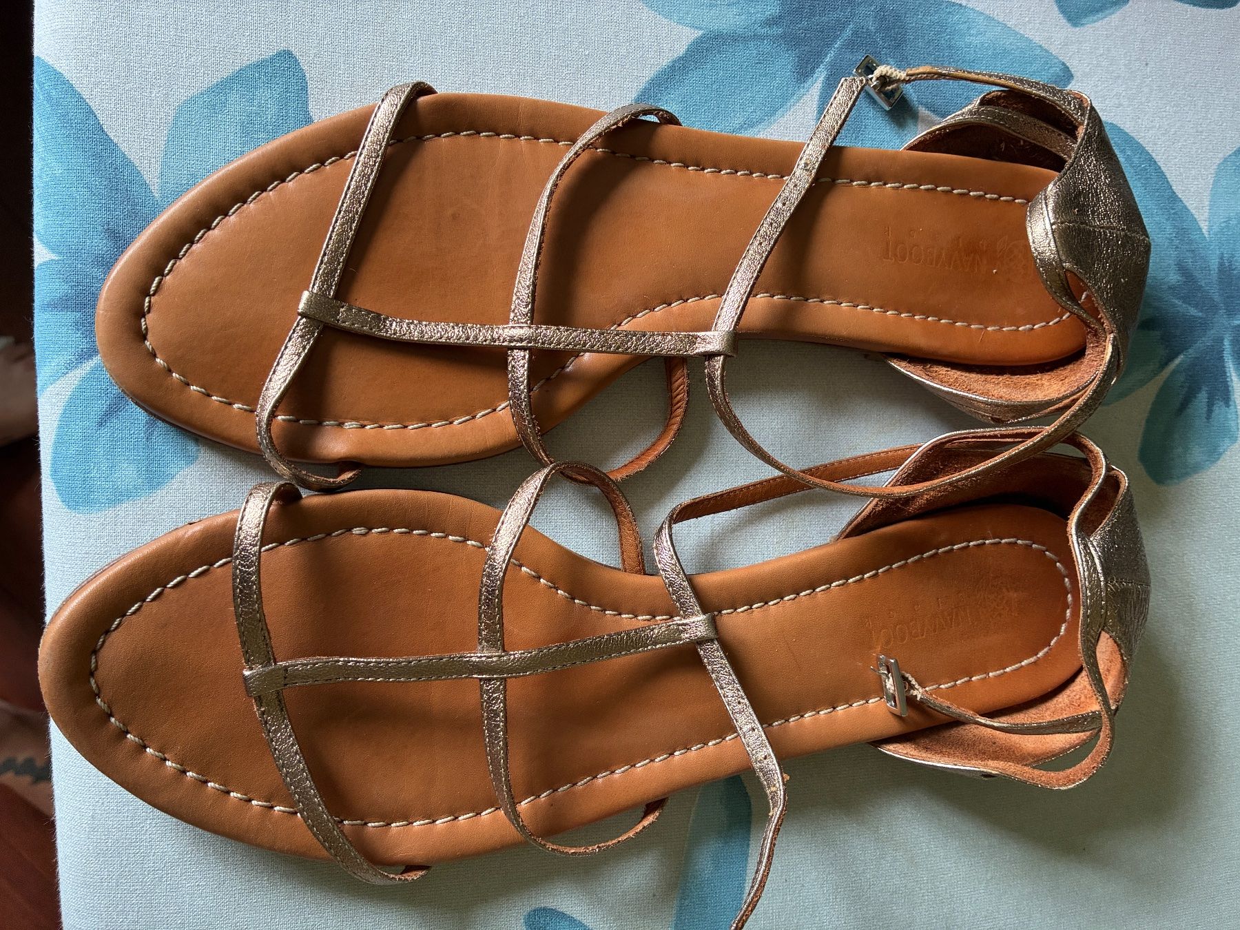 Navyboot Scarpe da donna: Sandale golden – Usato da Herzogenbuchsee venduto da filoferro 3