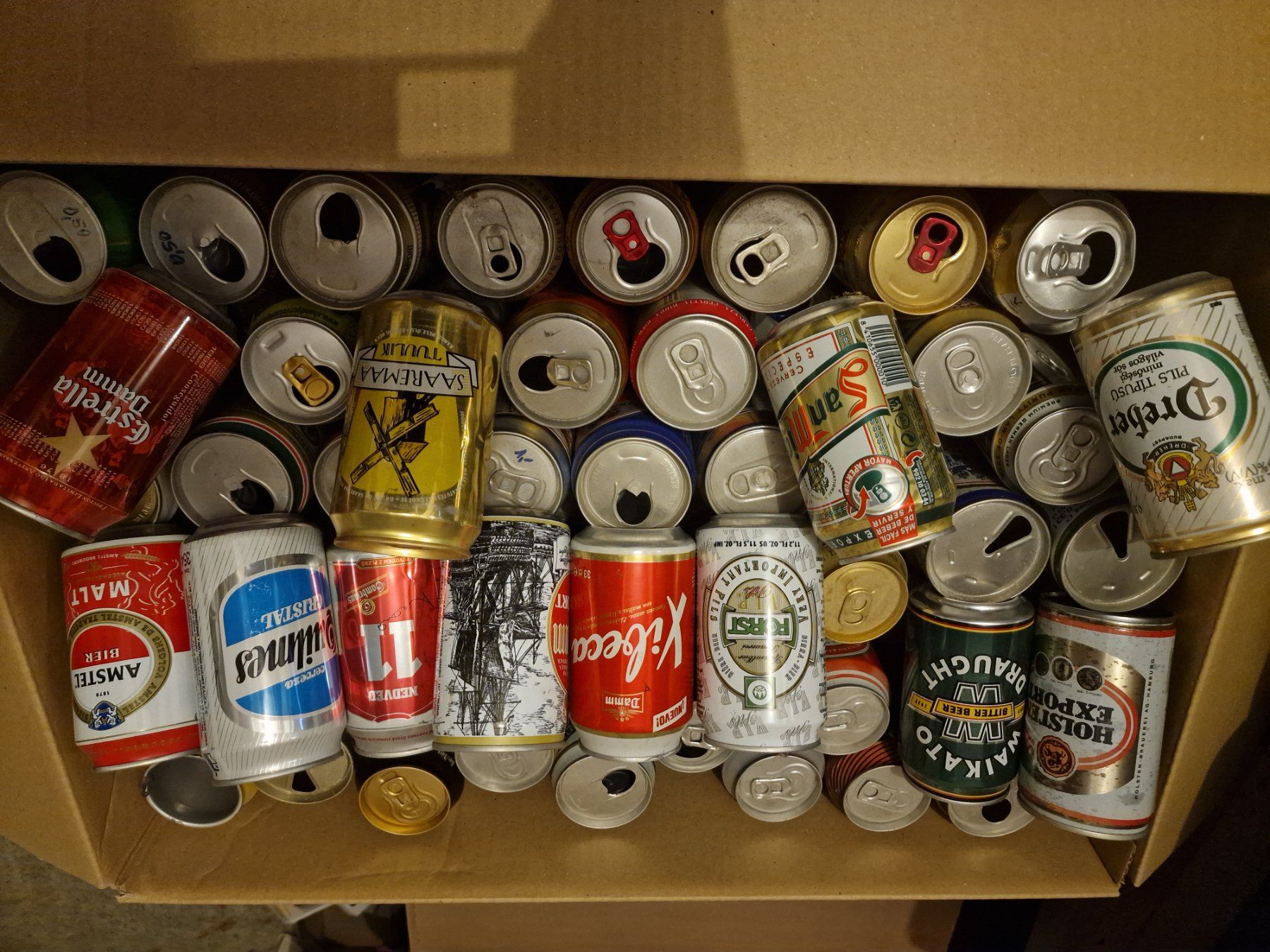 Bevande alcoliche: 156 canettes de bière 330-350ml – Usato da Delémont venduto da youhoucans