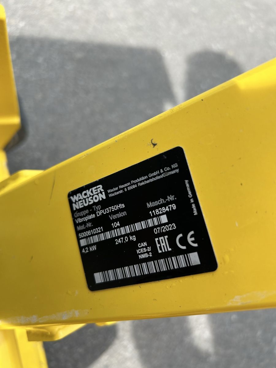 Wacker Neuson Toutes les machines: Rüttelplatte Vibroplatte Plattenvibrator Wacker Neuson – D'occasion à Salmsach par Takeuchi_W395 2
