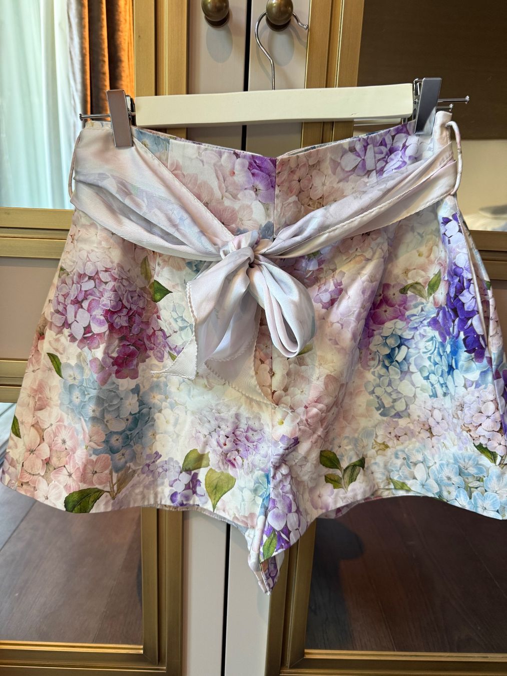 Zimmermann Pantaloni: Zimmermann Shorts – Usato da Wädenswil venduto da Cocomagi