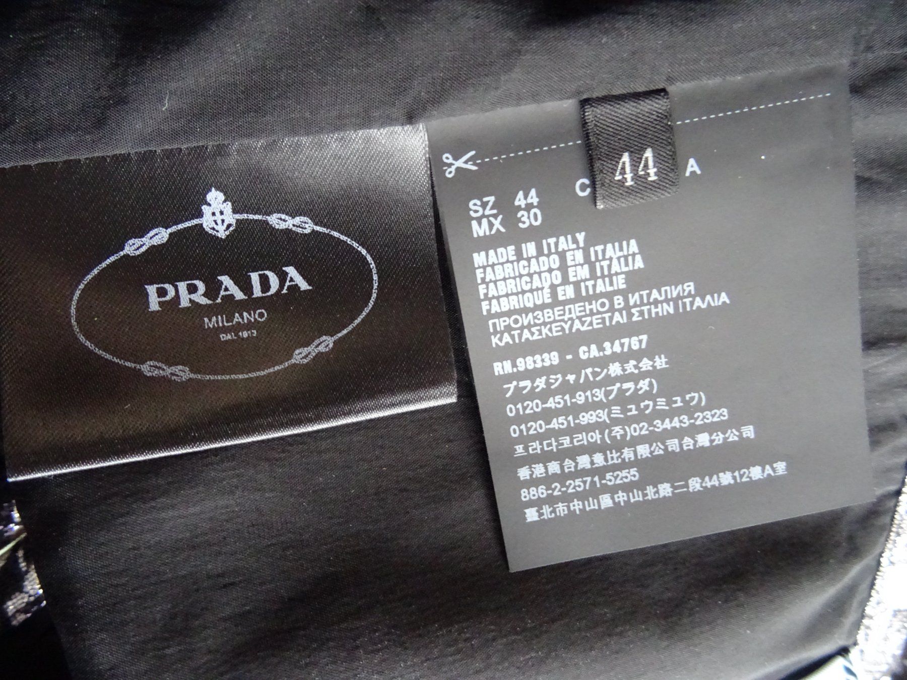 Prada Vestiti: PRADA Originale e Nuovo! bellissimo abito taglia 44IT – Nuovo e nell'imballaggio originale da Cadempino venduto da vis_lpp9 8