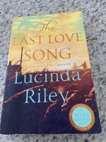 The Last Love Song v. Lucinda Riley in english