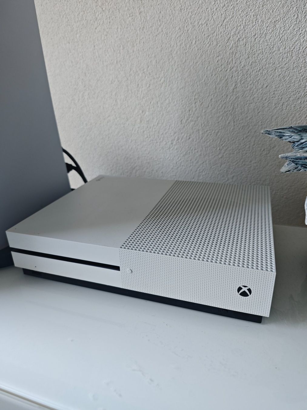 Microsoft Console: Xbox one S Refurbished – Usato da St. Gallen venduto da Senni123 2