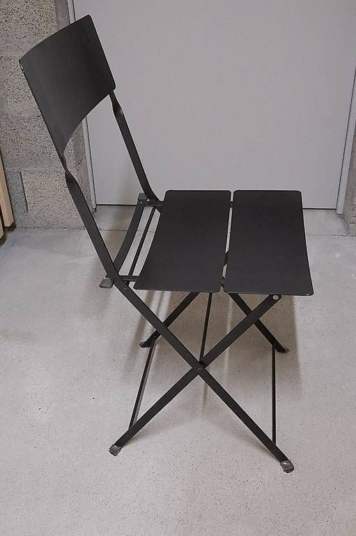 Sedie: Chaise en métal anthracite – Usato da Lausanne venduto da Krystyn 1