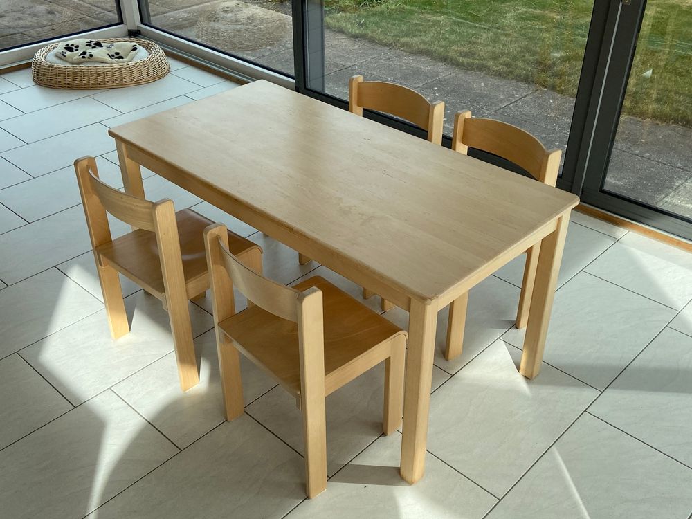 DREAMADE Kindertisch Mit 4 Stühlen - Höhenverstellbar Mit Graffiti-Tischplatte