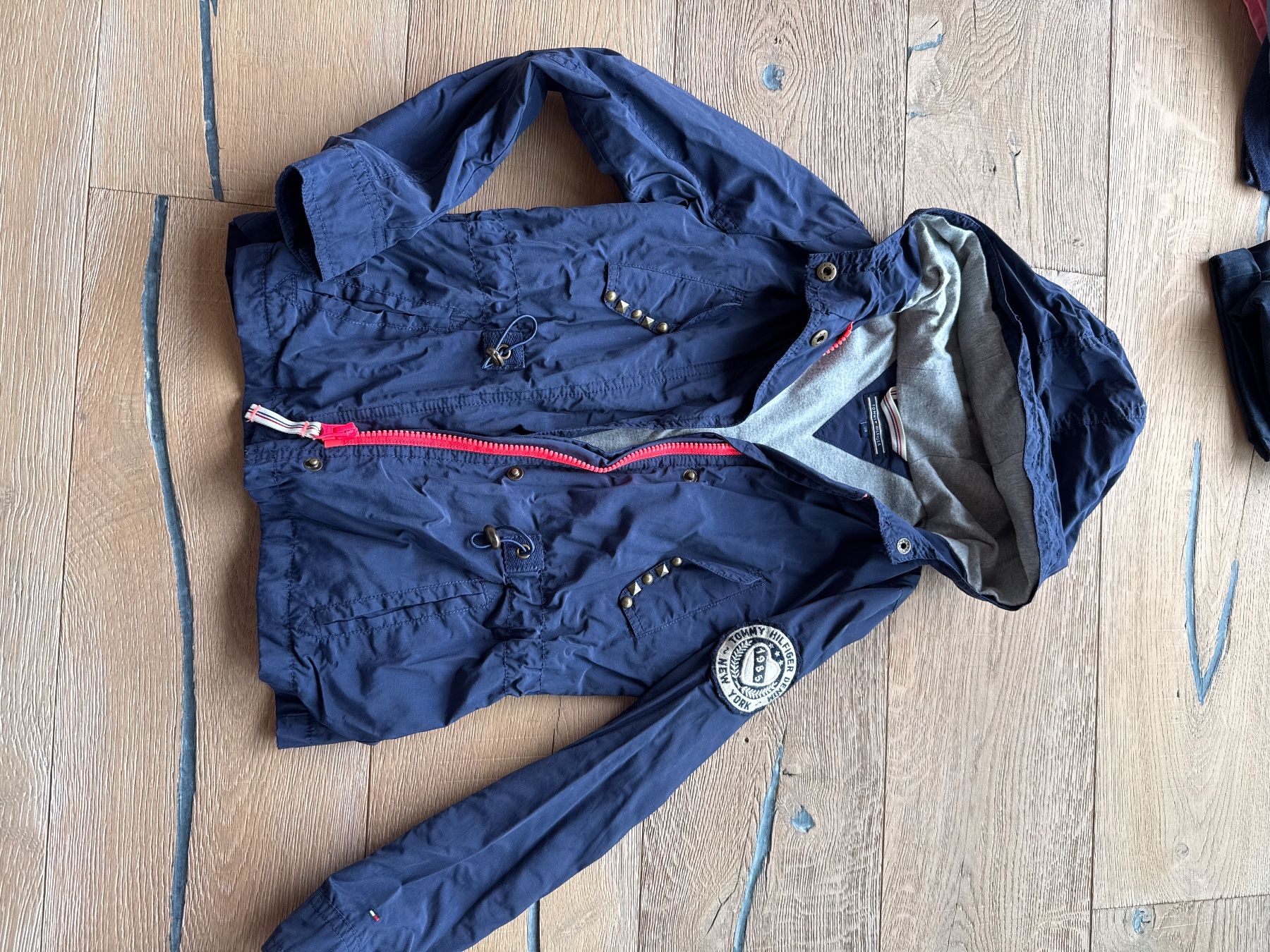 Tommy Hilfiger Giacche & Cappotti: Tommy Hilfiger Jacke Gr. 128 – Usato da Himmelried venduto da Dievole