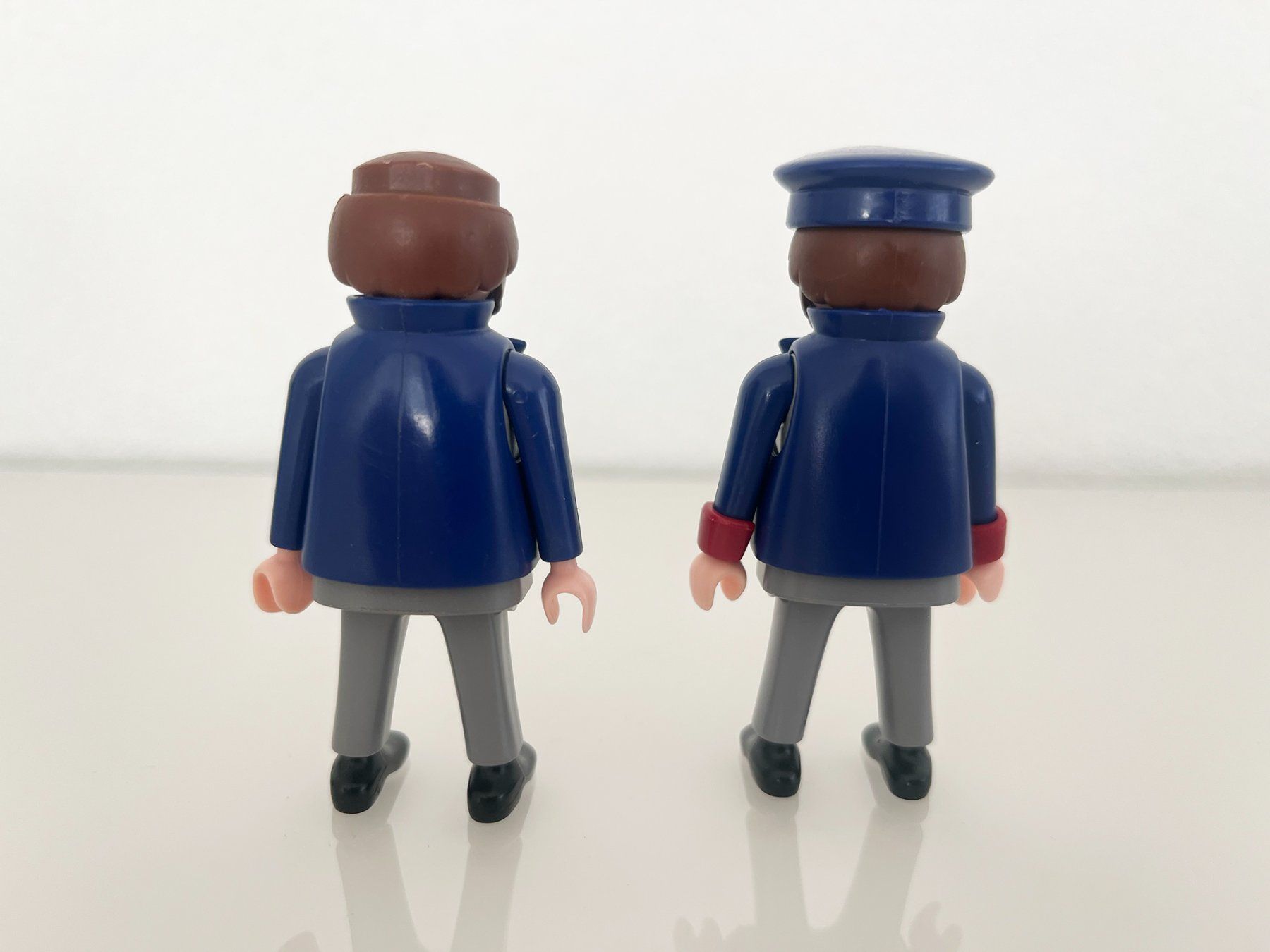 Playmobil Giocattoli: Playmobil RC Train Drivers from set 4016 – Usato da Lausanne venduto da BeyondStories 1
