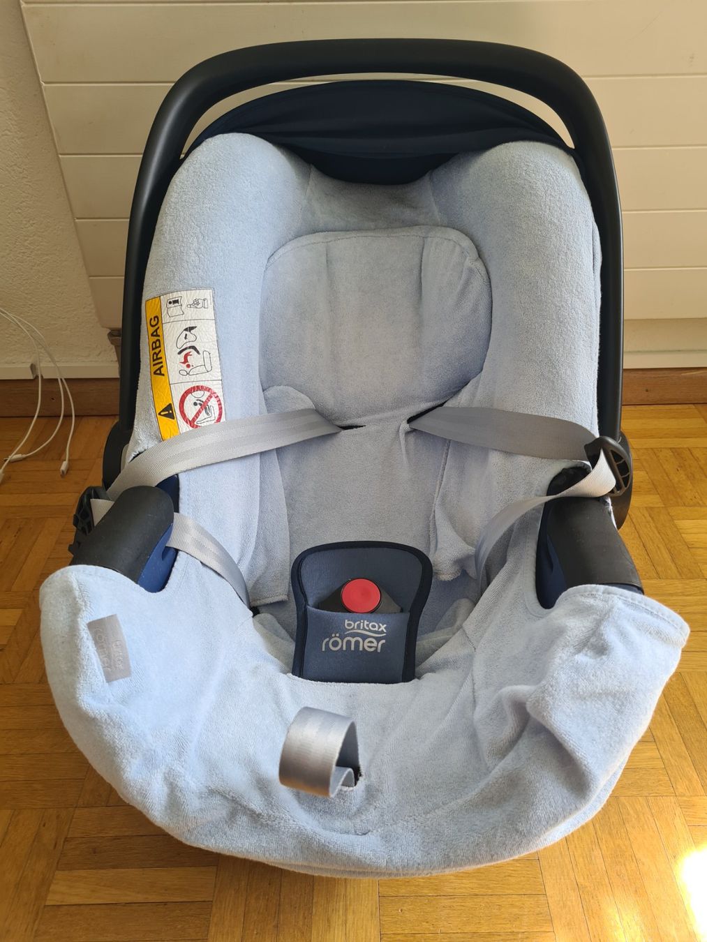 Britax Römer Seggiolini per auto: Babyschale Römer Britax inkl.Isofixbasis – Usato da Riehen venduto da OracleData 1