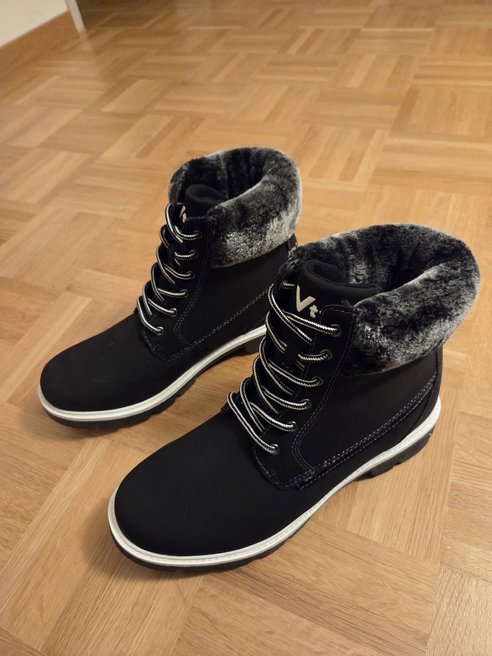 Scarpe da donna: Neue Übergangsschuhe Gr. 42 – Nuovo e nell'imballaggio originale da Uhwiesen venduto da Szummer 1