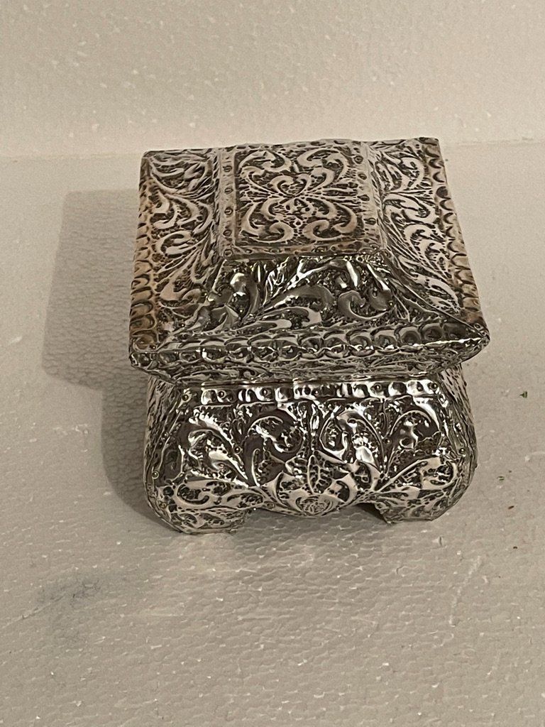 Cassapanche: Coffre ancien Espagne. Argent?? – Usato da Lausanne venduto da llcc27 1