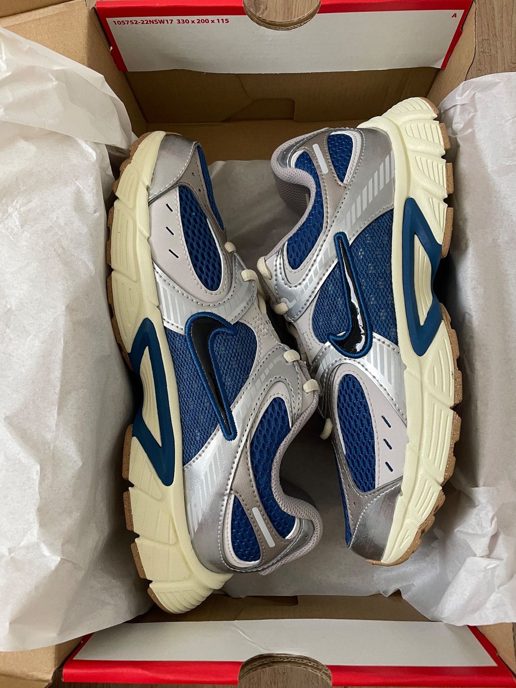 Nike Schuhe für Jungen: Nike Turnschuhe V5 Gr. 38.5 NEU – Neu und originalverpackt aus Waltenschwil von hansnine 2