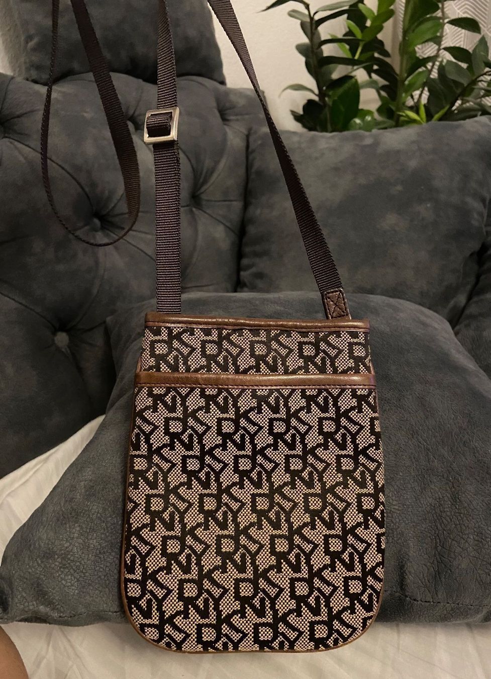 DKNY Taschen: Sac Dkny – Gebraucht aus Montreux von Perledor