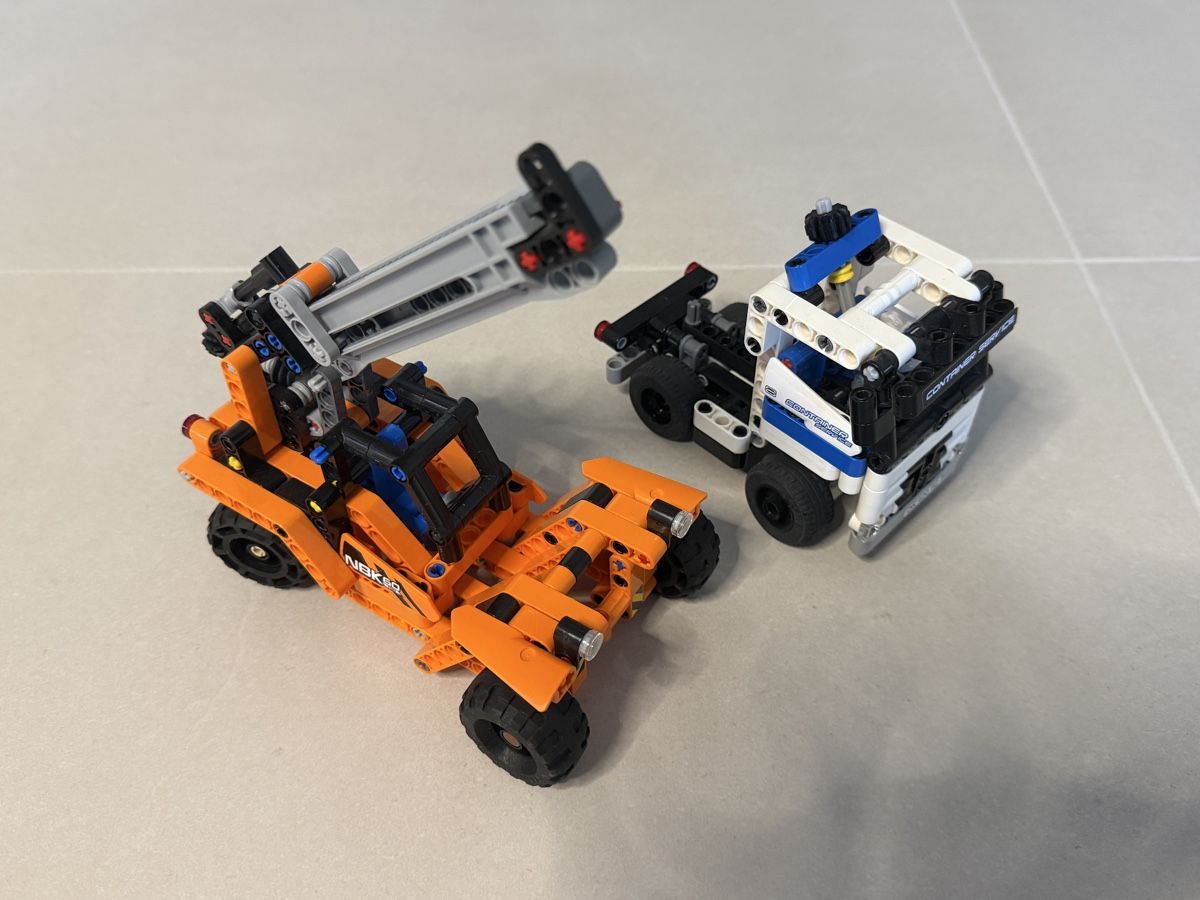 Lego Kit di costruzioni: Lego Technic Kran und Lastwagen – Usato da Zürich venduto da kidscars