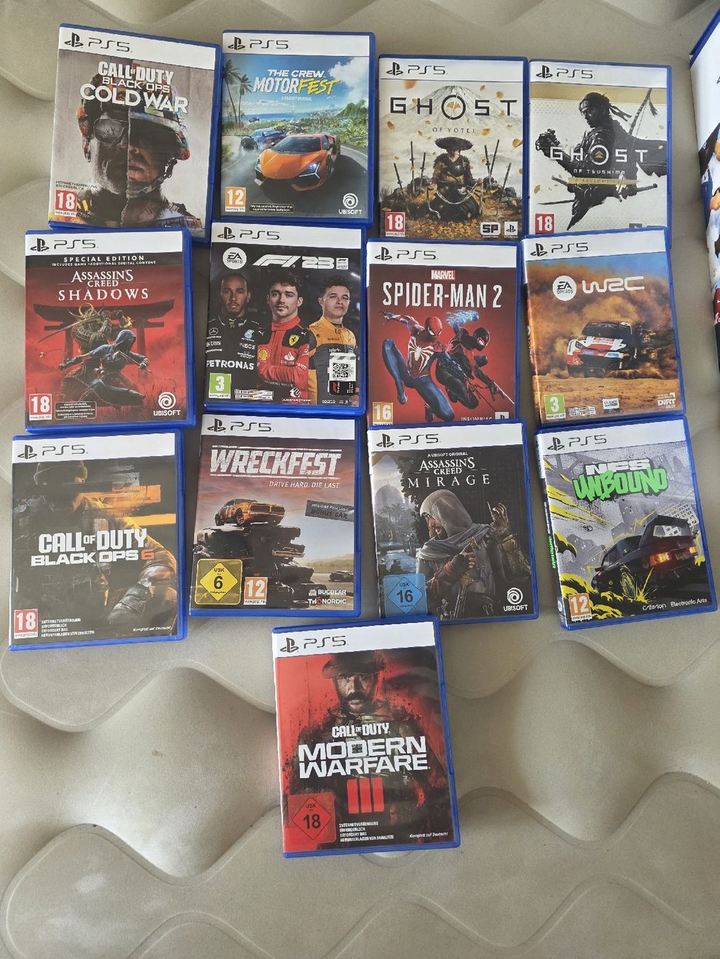 Sony Konsolen: ​PlayStation5(PS5) Disc Edition + 2 Controller + Ladestation – Gebraucht aus Näfels von gaj_kcn9 1