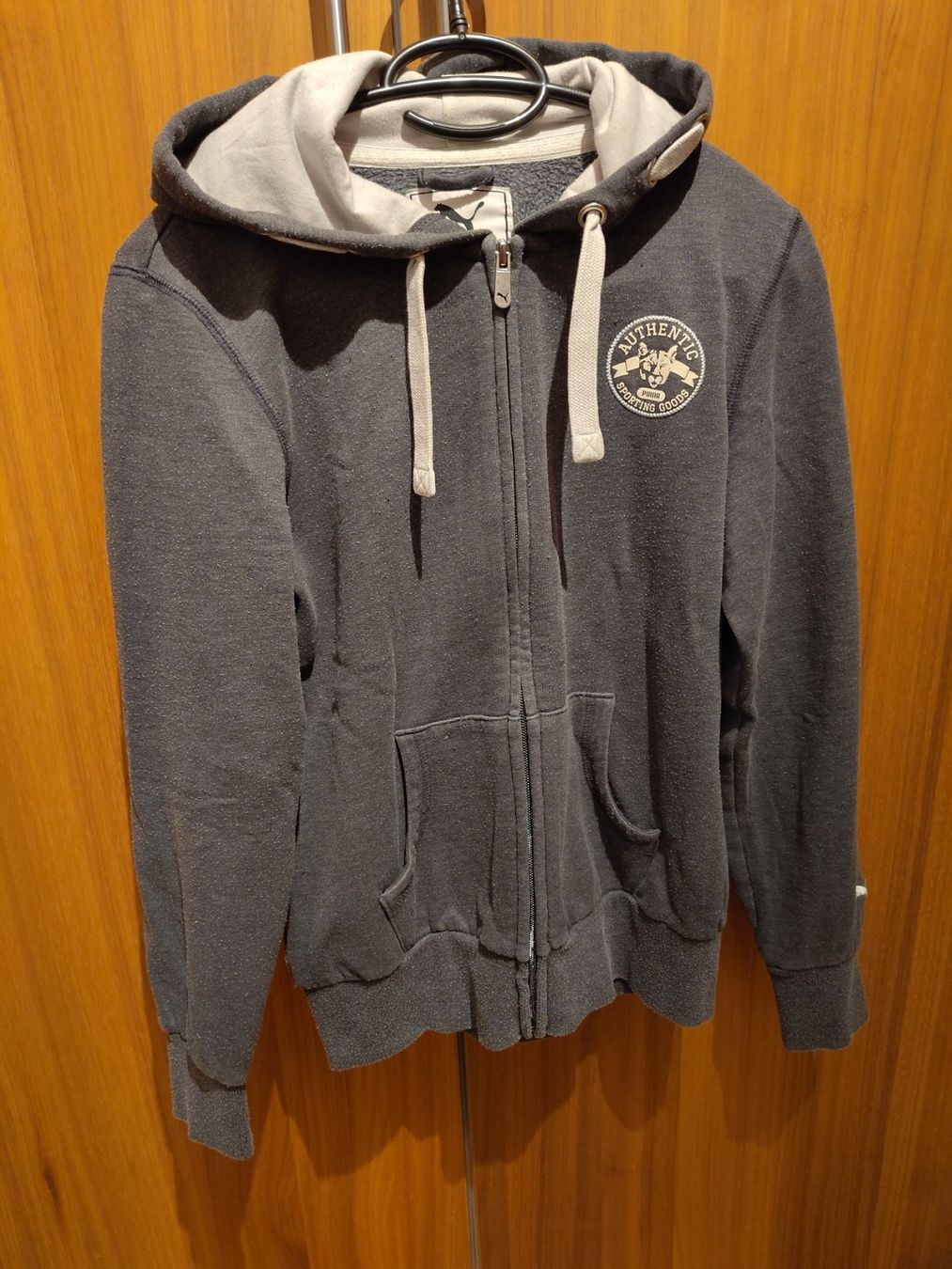 Puma Maglioni & Felpe: Hoodie-Jacke – Usato da Bern venduto da Linii