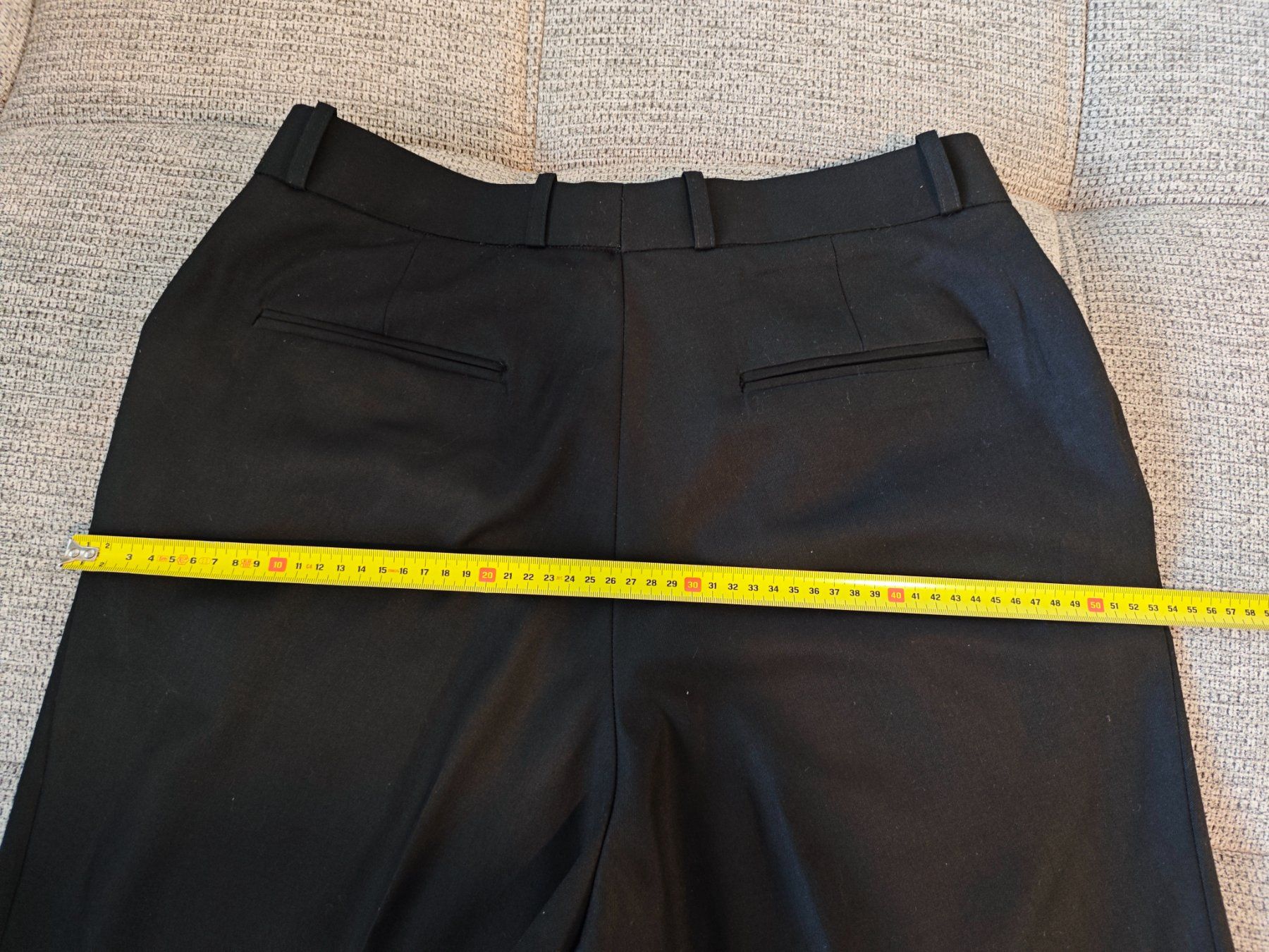 Completi & Tailleur: Classic Black Woman's Suit - Wool - Size L – Nuovo (secondo la descrizione) da Zürich venduto da alu_dzr7 6