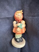 Hummel Figur Nr. 239/B, Mädchen mit einer Puppe