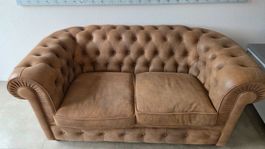 Canapé Chesterfield 2 places en cuir véritable - Très bon!