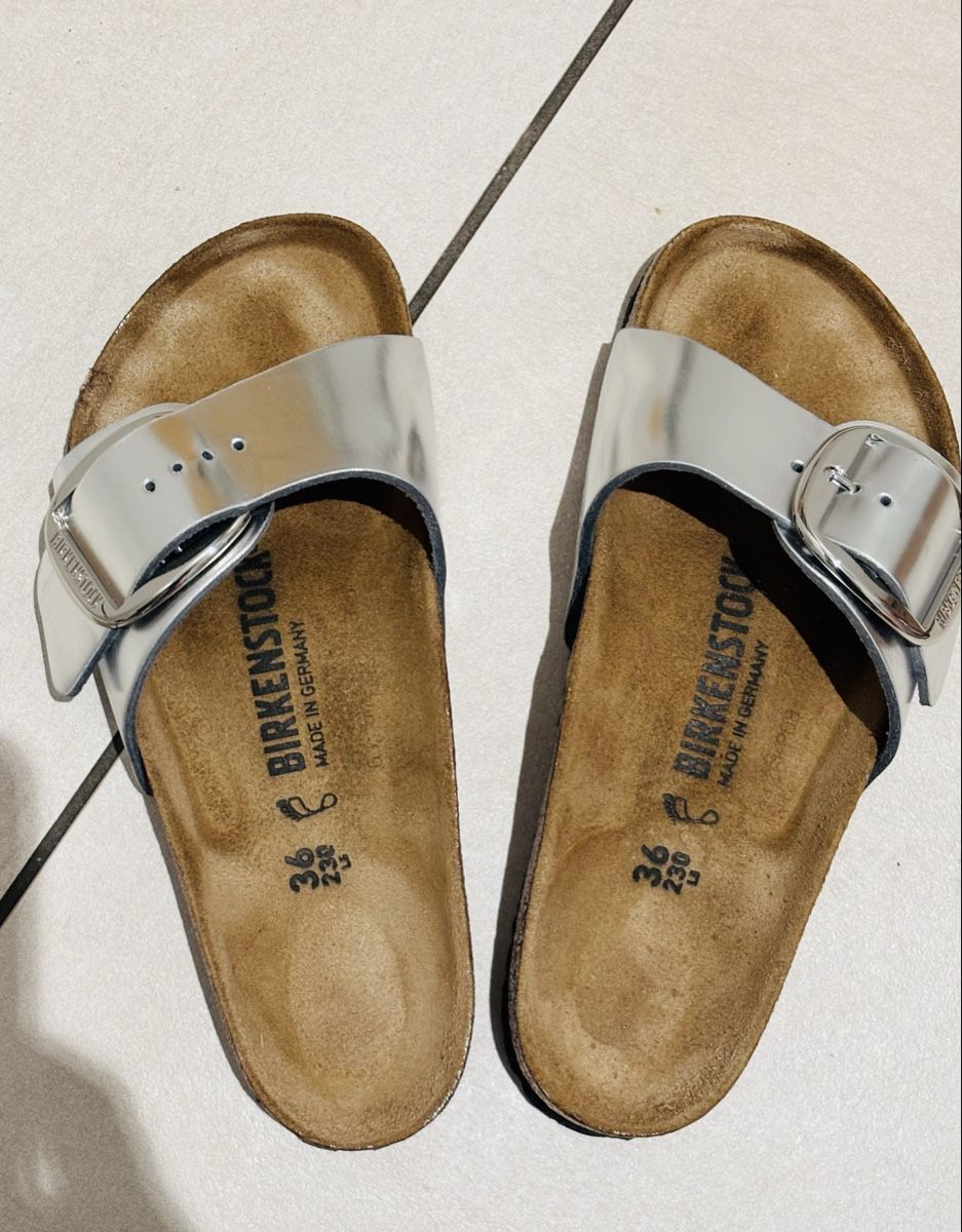 Birkenstock Scarpe da donna: Birkenstock, Madrid Big Buckle, metallic silver – Usato da Küssnacht am Rigi venduto da michimove 2