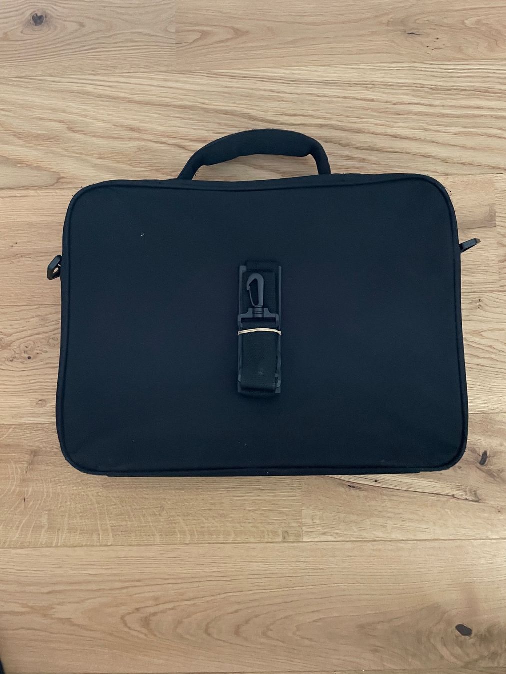 Valigie & Borse: Laptop Tasche – Usato da Laupen BE venduto da Jonasbolinger 1