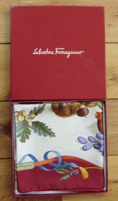 Salvatore Ferragamo Foulard & Sciarpe: Foulard SALVATORE FERRAGAMO – Usato da Zürich venduto da Libraco