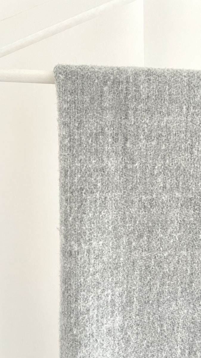 H&M Foulard & Sciarpe: Fransenschal Grau – Nuovo (secondo la descrizione) da Neftenbach venduto da litta_00 2