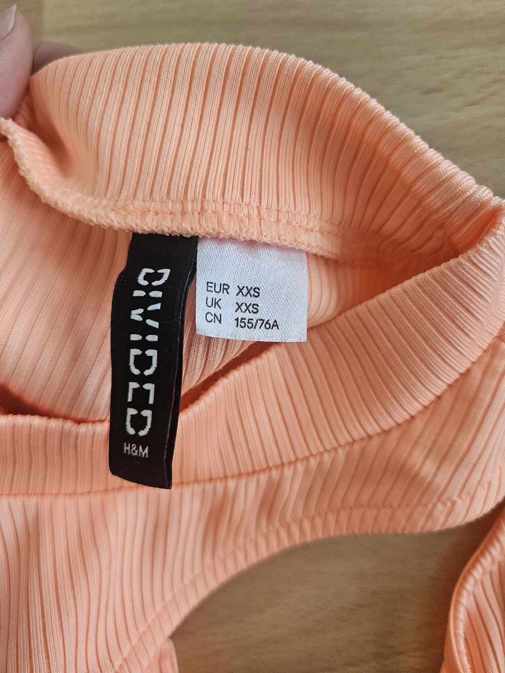 H&M Vestiti: Leuchtend oranges Kleid mit Cutout – Usato da Thun venduto da bia_crh9 3