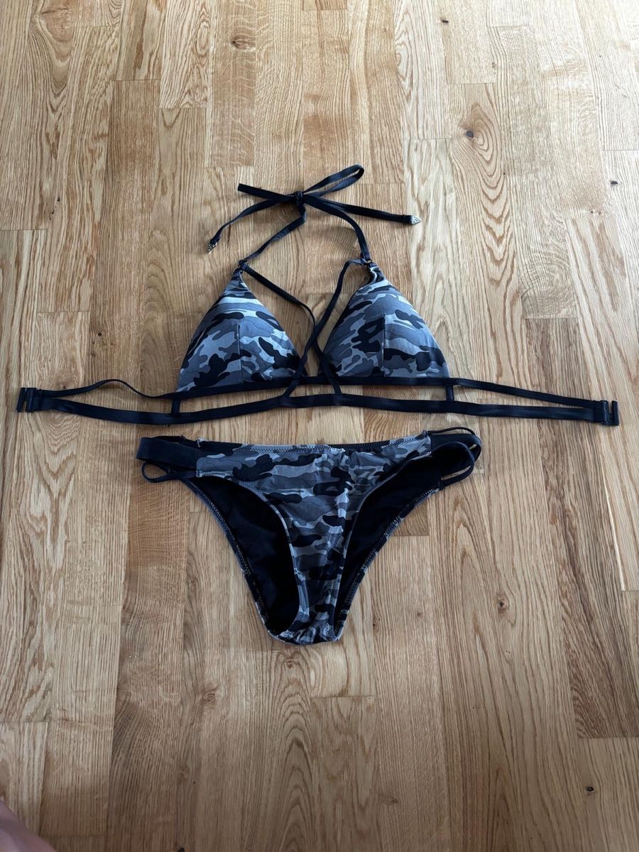 Adidas Badekleider & Bikinis: 4 Bikini Set Adidas Grösse S / M, Camouflage – Gebraucht aus Rümlang von Laufgitter01