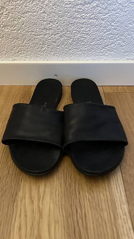 Scarpe da uomo: Schlappen schwarz – Usato da Emmenbrücke venduto da fabiennejohn
