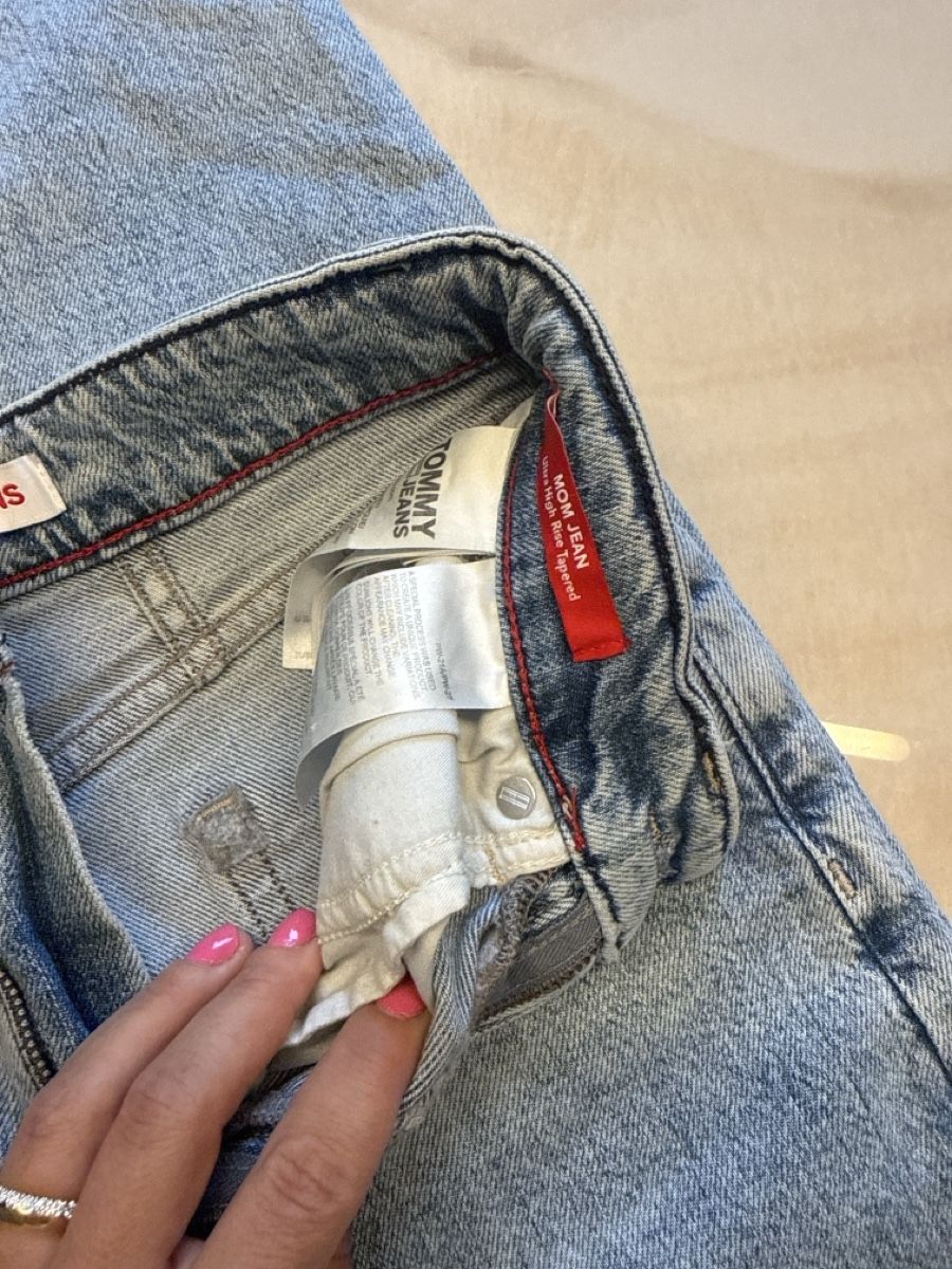 Tommy Hilfiger Jeans: Tommy Jeans Mom Jeans W24 L32 – Usato da Embrach venduto da shila_03 4