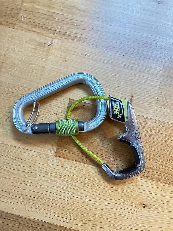 Attrezzatura da arrampicata: CT Climbing Technology Klettersteigkarabiner K12 – Usato da St. Gallen venduto da Sirii9000