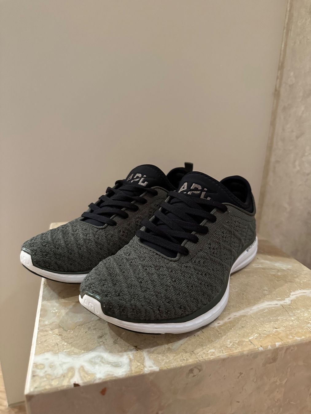 Damenschuhe: APL trainers – Gebraucht aus Paradiso von apf_mh9c 1