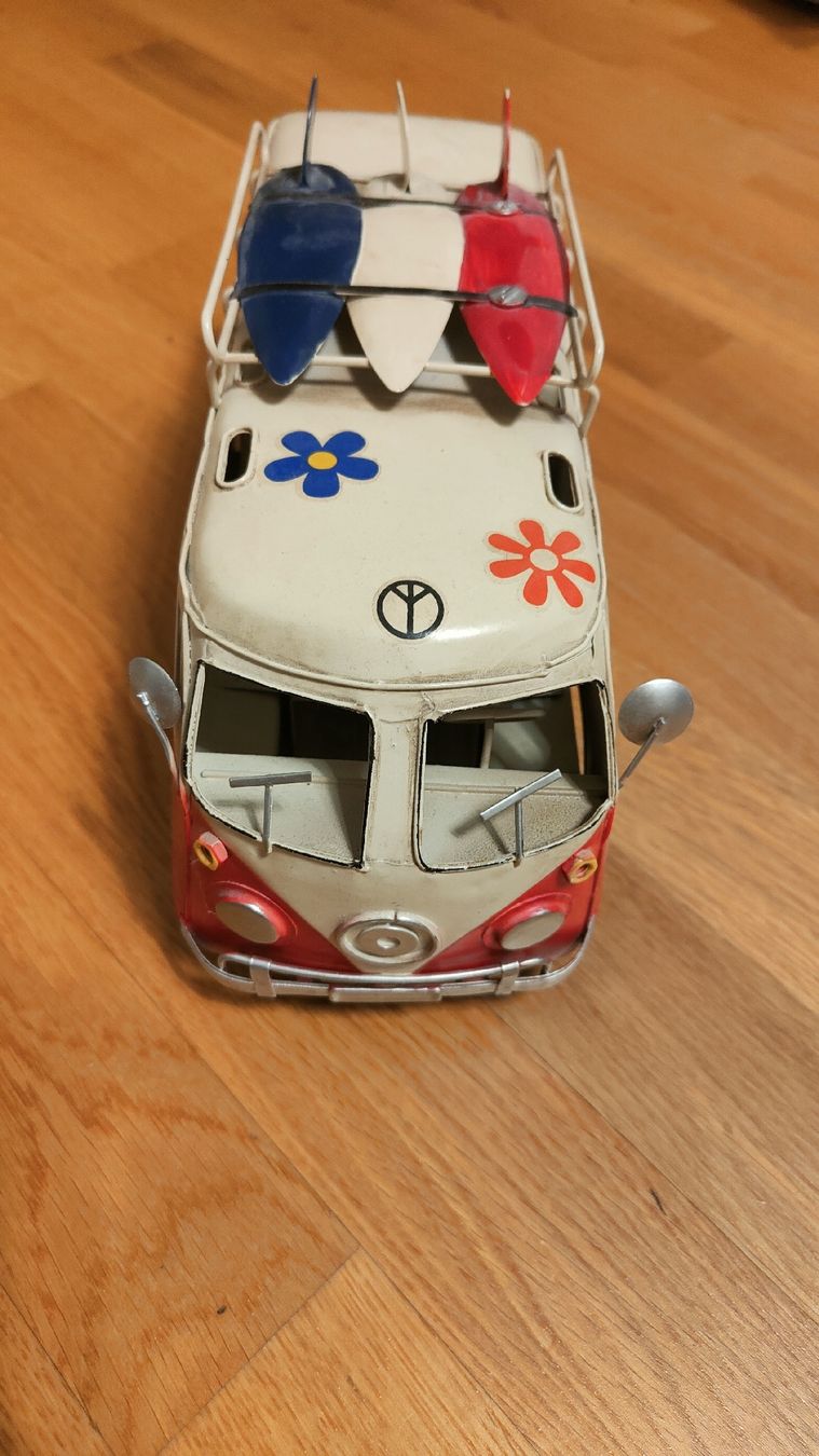 Tutte le decorazioni: VW Hippie Bus, Retro-Style mit Surfbrett – Usato da Zürich venduto da Bomboo 1