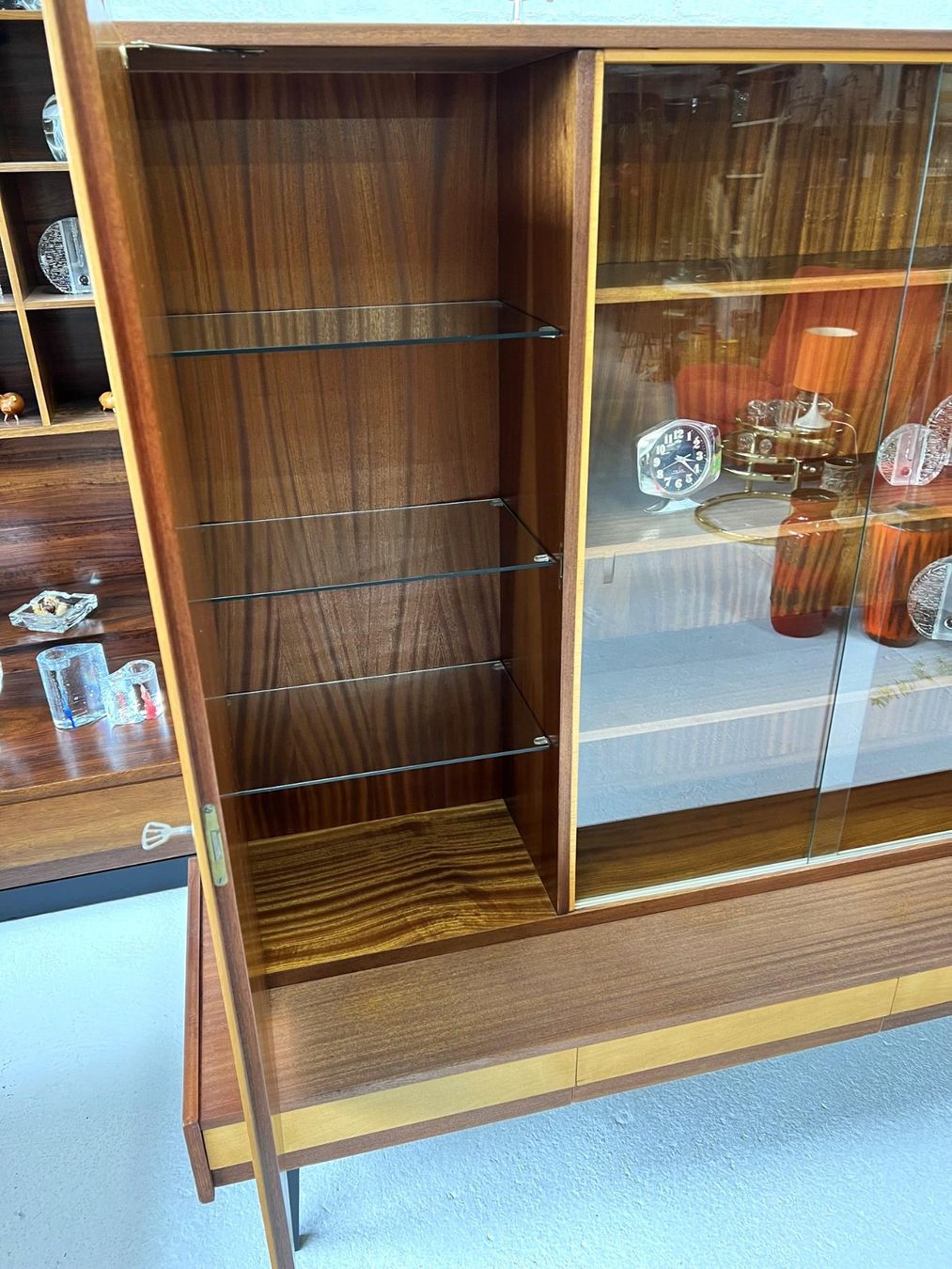 Vetrine: 60er Jahre Buffet - Vitrine - Highboard – Usato da Walzenhausen venduto da stilvollwohnen 4
