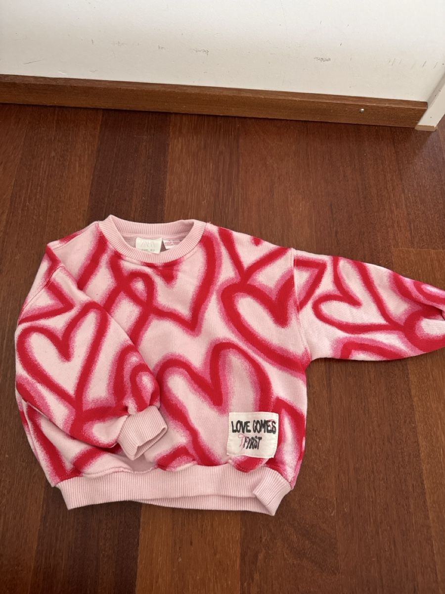 Zara Lotti & Set di vestiti: Zara Pullover Set, Gr. 92 (2 J.), Hello Kitty & Love – Usato da Hagendorn venduto da benjamin.peter 3