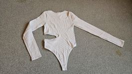 Weisser Body mit Ausschnitten