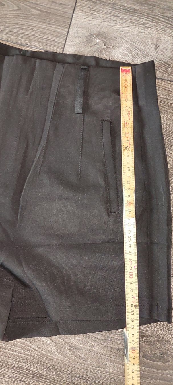 Pantaloni: Shorts Schwarz gr 38 – Nuovo (secondo la descrizione) da Gwatt (Thun) venduto da Letzte-Chance-III 2