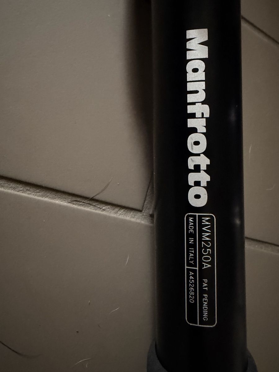 Manfrotto Trépieds & Accessoires: Manfrotto Monopod Stativ mVM250A – D'occasion à Schlieren par Baerlauchsuppe 1