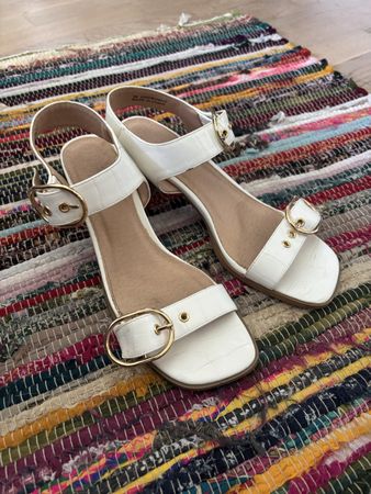 Sandales d'été blanches à talons - Taille 39