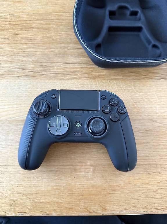 Controller: Nacon Revolution 5 Pro Controller – Usato da Bassersdorf venduto da rob_jj2n 2