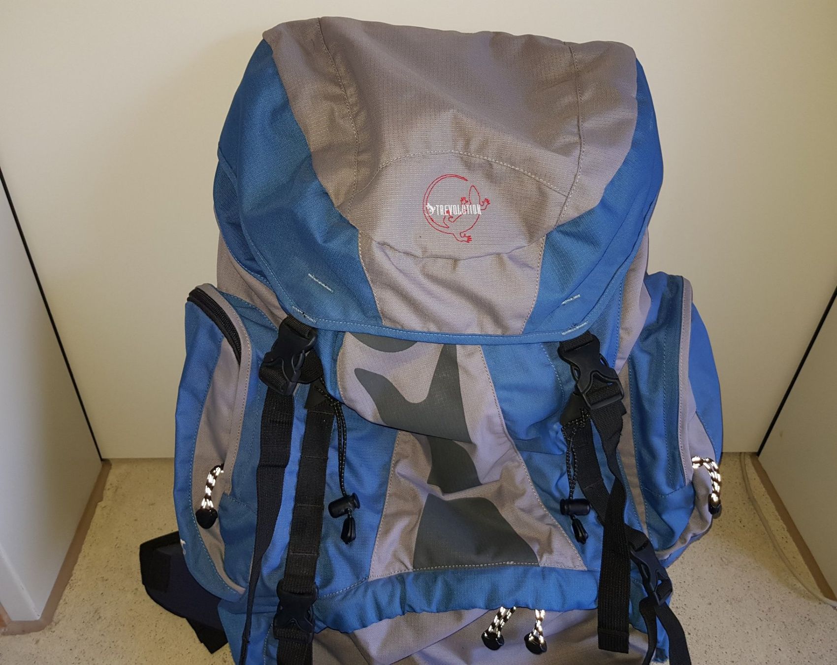 Trevolution Zaini: Trevolution Dakota 55 Trekkingrucksack – Usato da Basel venduto da Birs868 1