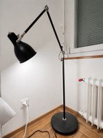 IKEA Stehlampe in Schwarz, höhenverstellbar und schwenkbar