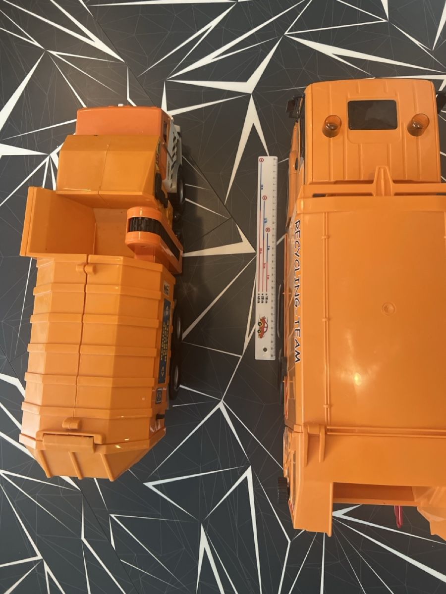 Giocattoli: 2 Müllwagen Spielzeug orange – Usato da Boningen venduto da LAZ 3