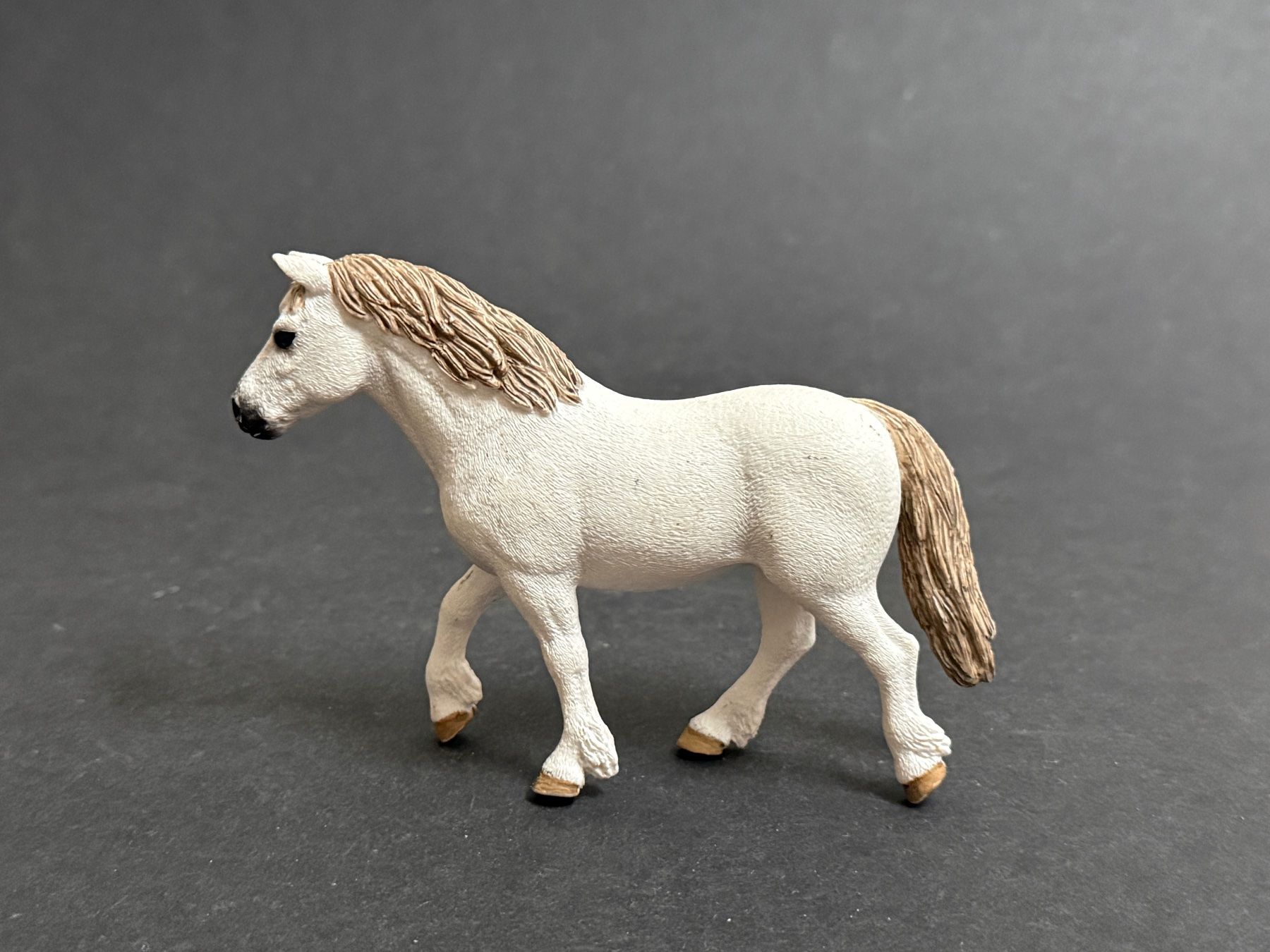 Schleich Statuette: Schleich 13872 Welsh Pony Stute Pferd – Usato da Ennetbaden venduto da mapa05