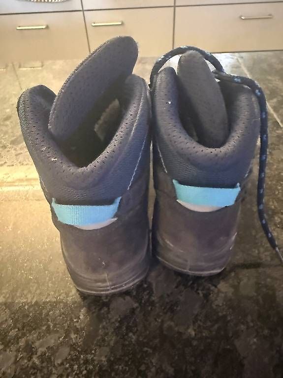 Scarpe per ragazzi: Lowa Wanderschuhe Grösse 33 – Usato da Wettingen venduto da xen_t6v6 3