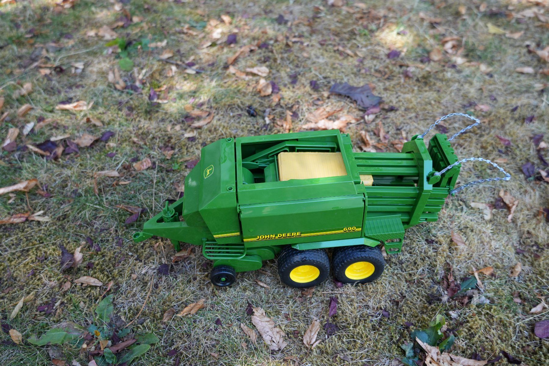 Bruder Spielzeuge: Bruder John Deere Ballenpresse – Gebraucht aus Murten von K.Luethi 3