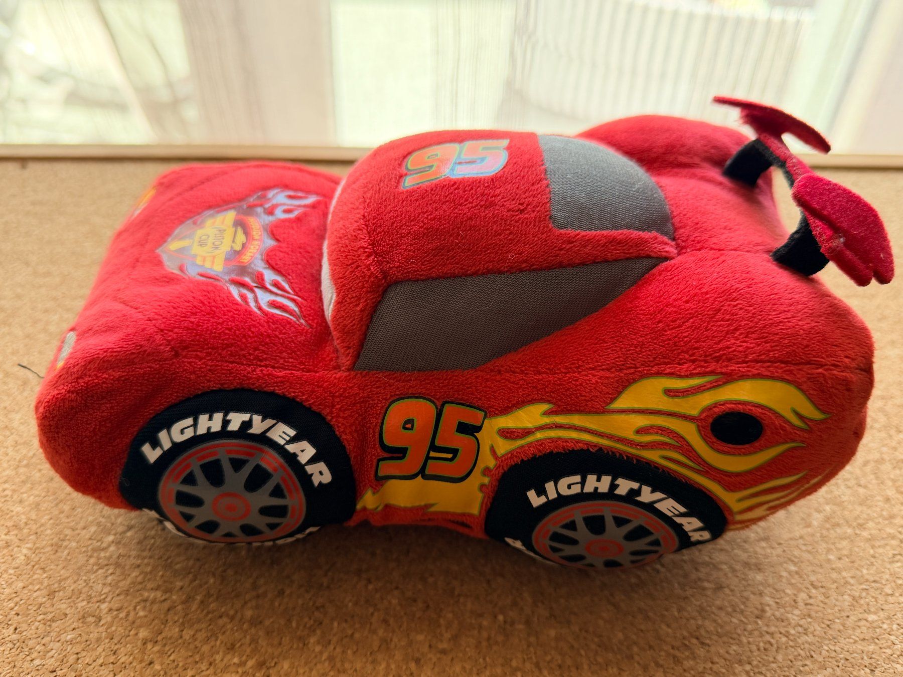 Disney Giocattoli: Cars Lightning McQueen Plüsch – Usato da Binningen venduto da samorga21