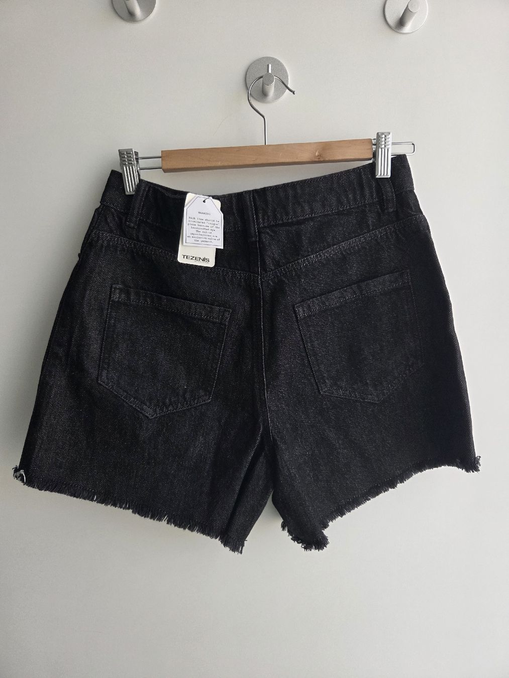 Pantaloni: Shorts mit Glitzersteinchen Gr. M – Nuovo e nell'imballaggio originale da Kriens venduto da ..stx.. 1