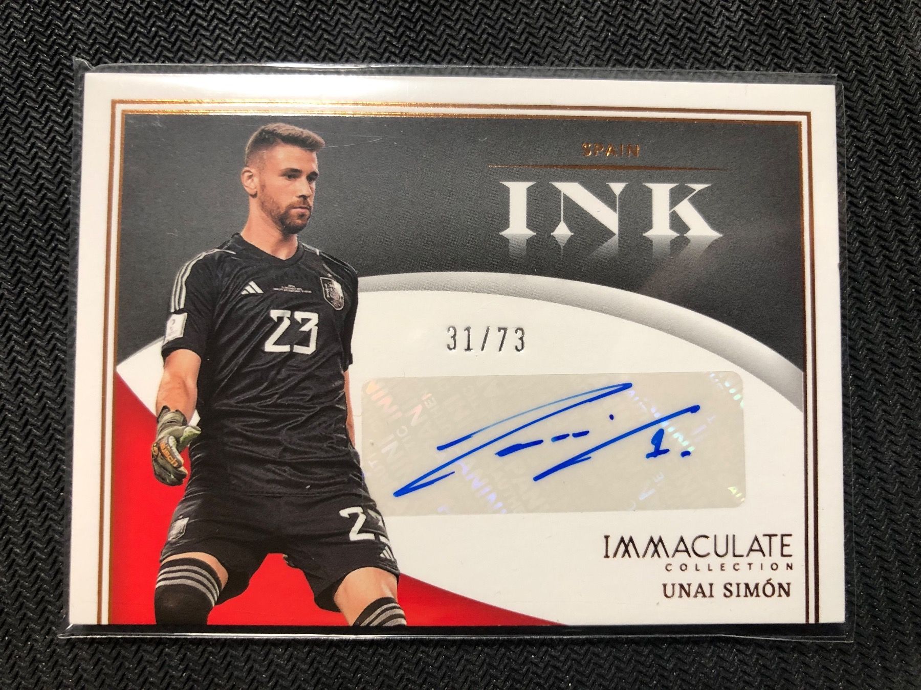 Panini Sammelbilder & Trading cards: Panini Immaculate Unai Simon Spanien Autogramm 31/73 – Gebraucht aus Wangenried von